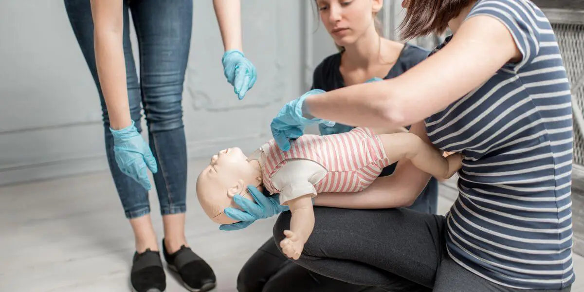 Formation Formation initiation aux gestes de premiers secours – petite enfance – SSS Innovation Tunisie